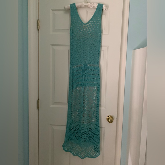 Dresses & Skirts - Vintage knit sleeveless midi dress in great condition. Trending style. Aqua Blue